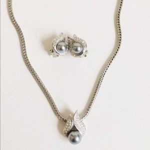 Fashion Silver Necklace With Matching Blue Clip On Pearl Earrings